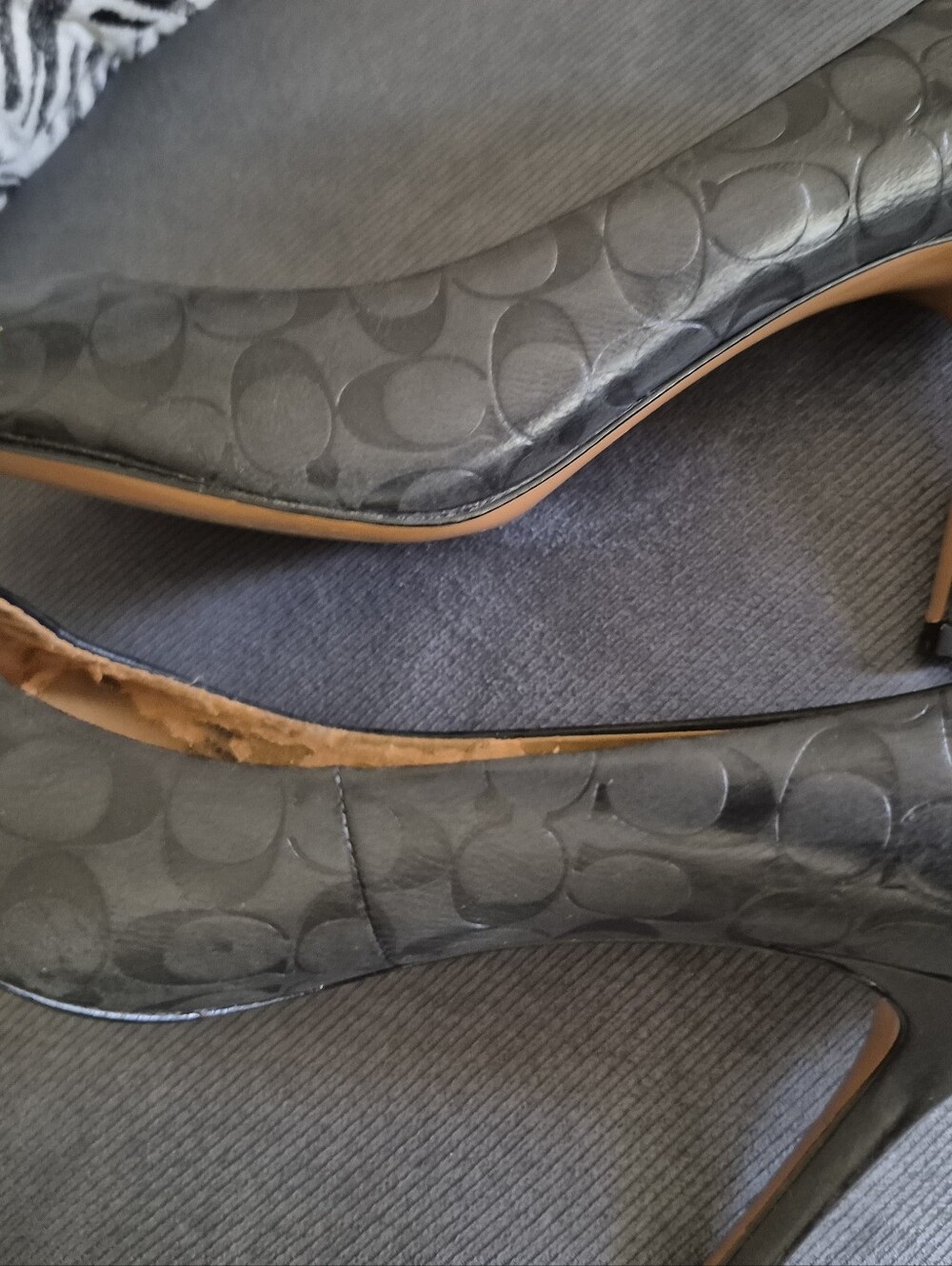 Shoes - Picture 4 of 9